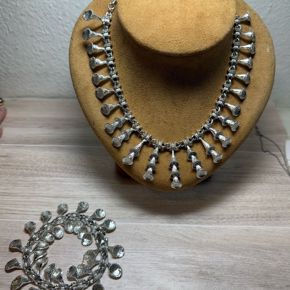 Heavy Silver-Tone Trumpet Drop Necklace & Matching Collar Set Non-Magnetic - Picture 10 of 10